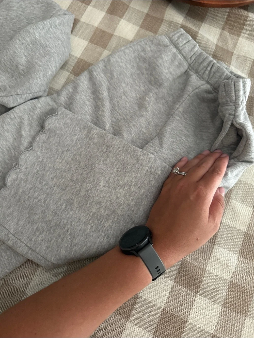 GAP Toddler Light Gray Sweatshirt and Scalloped Hem Joggers - 3T